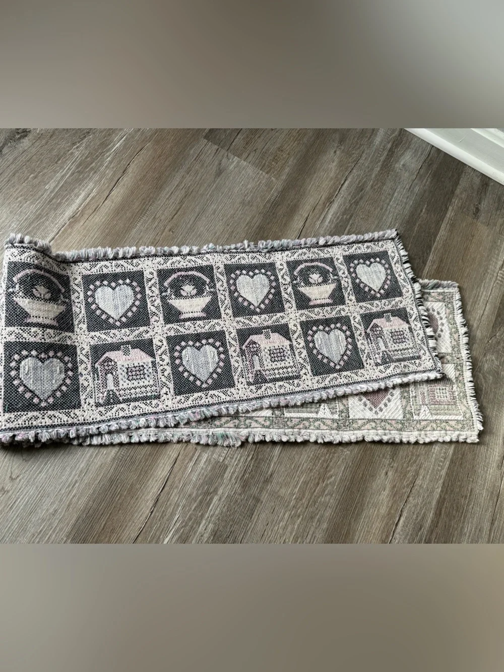 Vtg Country Hearts & Houses Woven Table Runner Fringed Tapestry Cottage Core